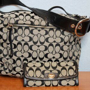 Vintage Coach Signature Series Black Large Hobo Bag Purse Tote with hang tag